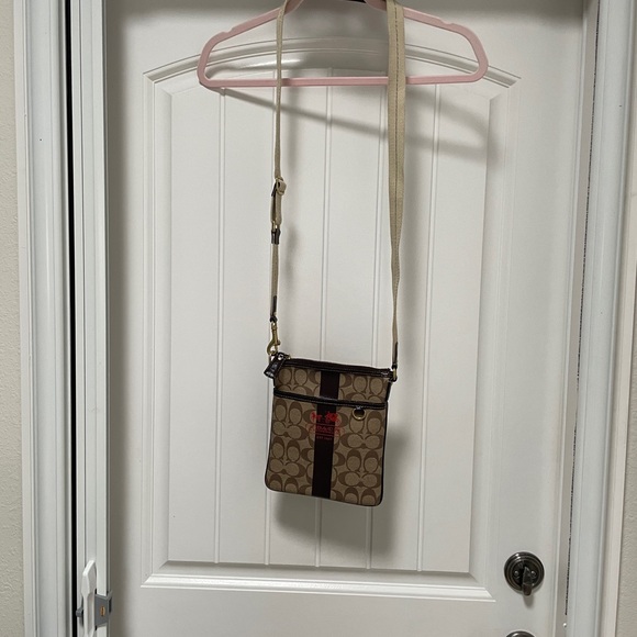 Coach Crossbody Brown/Beige Signature Coated Canvas Purse. Authentic I.D. # - Picture 2 of 16
